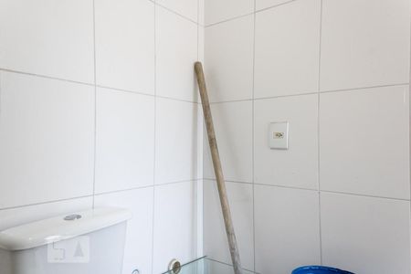 Casa à venda com 110m², 2 quartos e 2 vagas Casa à venda com 110m², 2 quartos e 2 vagasBanheiro de Serviço