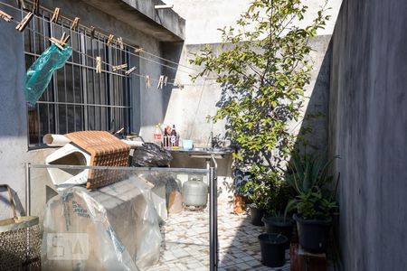 Casa à venda com 110m², 2 quartos e 2 vagas Casa à venda com 110m², 2 quartos e 2 vagasQuintal