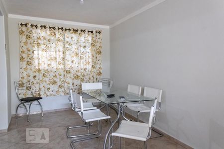 Casa à venda com 110m², 2 quartos e 2 vagas Casa à venda com 110m², 2 quartos e 2 vagasSala de Jantar