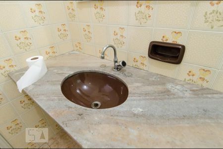 Banheiro da suíte de casa à venda com 3 quartos, 165m² em Taboão, São Bernardo do Campo