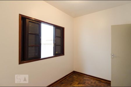 Casa à venda com 165m², 3 quartos e 2 vagasQuarto 2