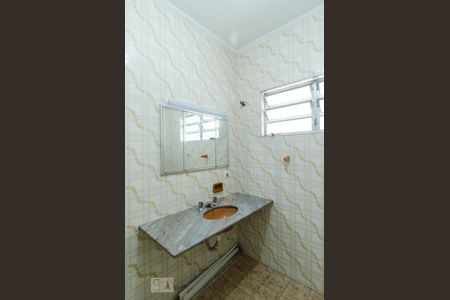 Casa à venda com 165m², 3 quartos e 2 vagasBanheiro