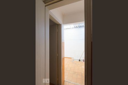 Casa à venda com 165m², 3 quartos e 2 vagasBanheiro