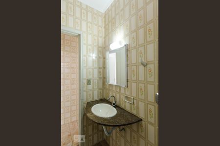 Casa à venda com 165m², 3 quartos e 2 vagasBanheiro de serviço