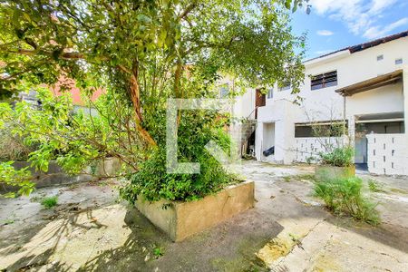 Casa à venda com 200m², 2 quartos e 1 vagaQuintal