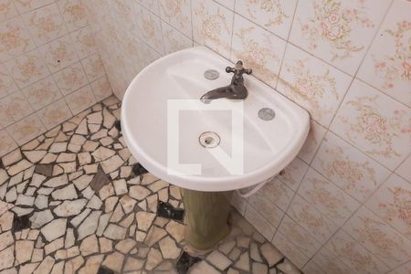 Casa à venda com 200m², 2 quartos e 1 vagaBanheiro