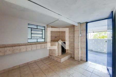 Casa à venda com 200m², 2 quartos e 1 vagaEdícula