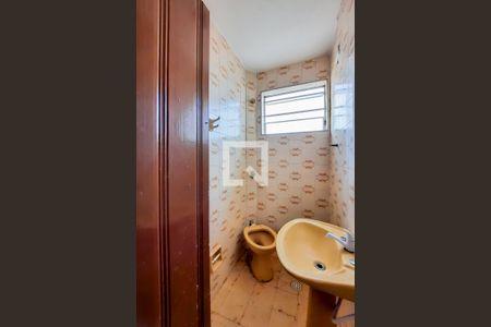 Casa à venda com 200m², 2 quartos e 1 vagaLavabo