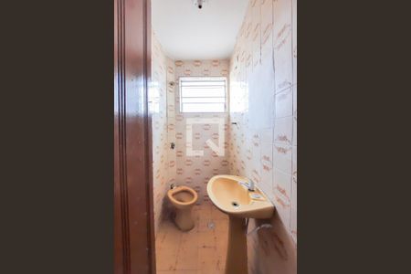 Casa à venda com 200m², 2 quartos e 1 vagaLavabo