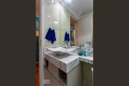 Apartamento à venda com 57m², 2 quartos e 1 vaga Apartamento à venda com 57m², 2 quartos e 1 vagaBanheiro