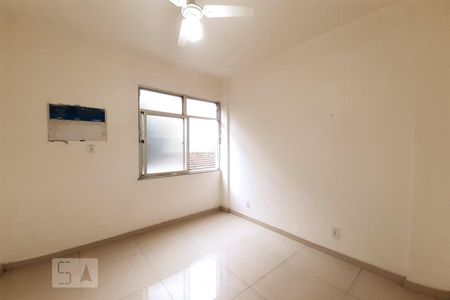 Sala de apartamento para alugar com 1 quarto, 38m² em Cascadura, Rio de Janeiro