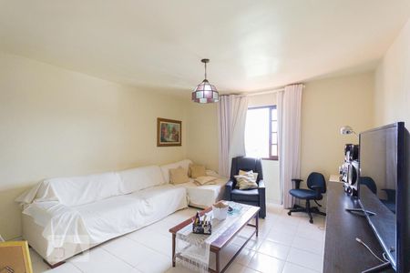 Casa à venda com 510m², 10 quartos e 6 vagasSala