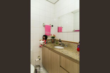 Apartamento à venda com 125m², 2 quartos e 2 vagas Apartamento à venda com 125m², 2 quartos e 2 vagasBanheiro da suíte