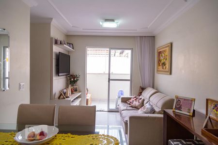 Apartamento para alugar com 74m², 3 quartos e 1 vagaSala