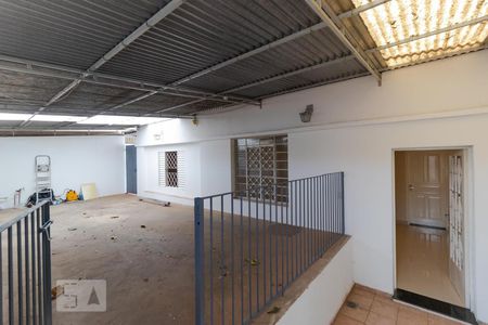 Casa à venda com 200m², 3 quartos e 2 vagasFachada