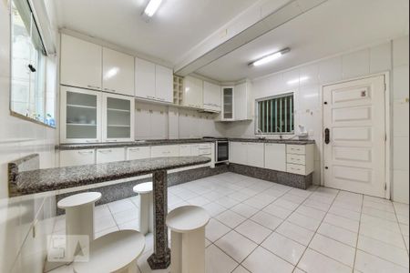 Casa à venda com 220m², 5 quartos e 3 vagasCozinha