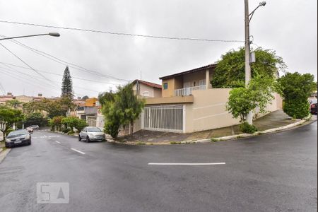 Casa à venda com 220m², 5 quartos e 3 vagasFachada