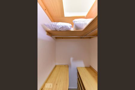 Casa à venda com 220m², 5 quartos e 3 vagasCloset da Suíte 2