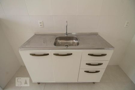 Cozinha  de apartamento para alugar com 1 quarto, 27m² em Cambuci, São Paulo