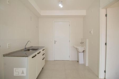 Cozinha  de apartamento para alugar com 1 quarto, 27m² em Cambuci, São Paulo