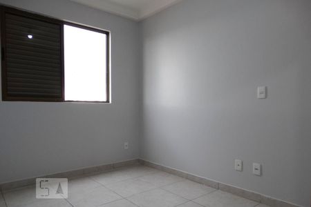 Quarto 2 de apartamento para alugar com 2 quartos, 65m² em Setor Leste Universitário, Goiânia