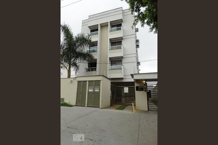 Apartamento para alugar com 70m², 2 quartos e 1 vagaFachada