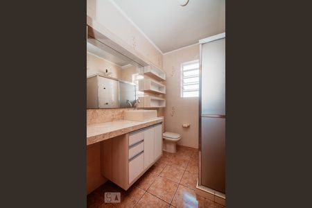Banheiro de apartamento à venda com 2 quartos, 74m² em Centro Histórico, Porto Alegre