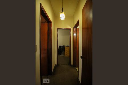 Corredor de casa para alugar com 3 quartos, 257m² em Vila Nova Cachoeirinha, São Paulo