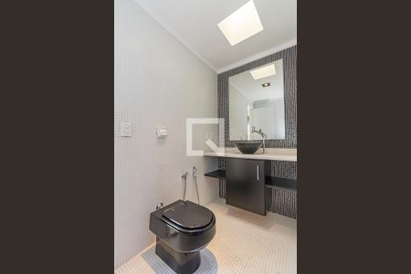 Apartamento à venda com 143m², 2 quartos e 1 vaga Apartamento à venda com 143m², 2 quartos e 1 vagaBanheiro da Suíte 2