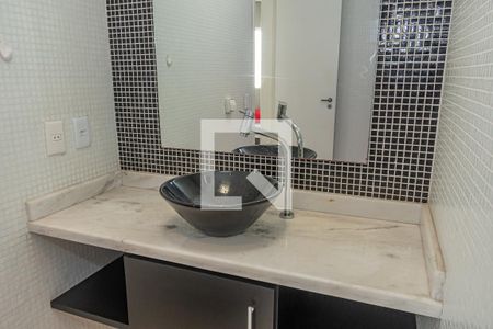 Apartamento à venda com 143m², 2 quartos e 1 vaga Apartamento à venda com 143m², 2 quartos e 1 vagaBanheiro da Suíte 2