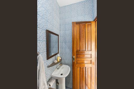 Casa à venda com 280m², 5 quartos e 2 vagasBanheiro Social