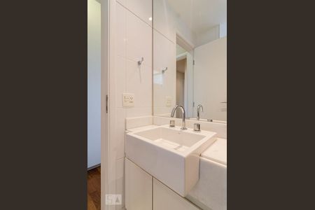 Apartamento para alugar com 93m², 3 quartos e 2 vagas Apartamento para alugar com 93m², 3 quartos e 2 vagasBanheiro da suíte
