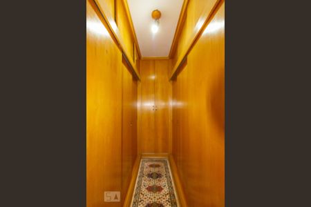 Casa à venda com 380m², 3 quartos e 5 vagasCloset Quarto 3 - Suíte