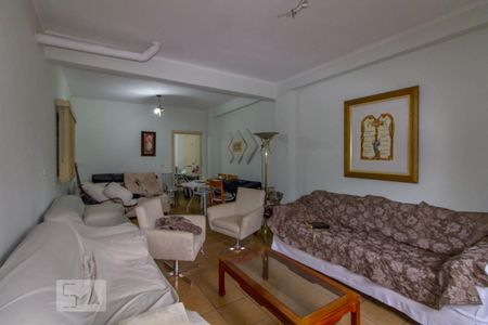 Casa à venda com 380m², 3 quartos e 5 vagasSala