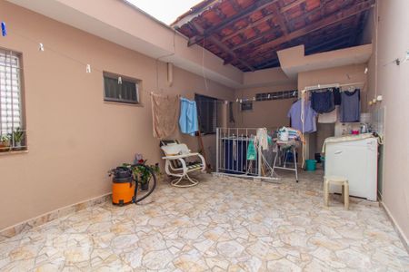 Casa à venda com 380m², 3 quartos e 5 vagasQuintal