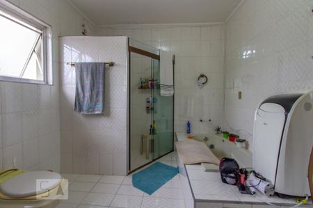 Casa à venda com 380m², 3 quartos e 5 vagasBanheiro Quarto 3 - Suíte