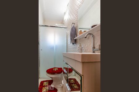 Casa à venda com 139m², 3 quartos e 2 vagasBanheiro 