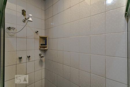 Casa para alugar com 600m², 15 quartos e 4 vagasBanheiro do corredor do piso 3