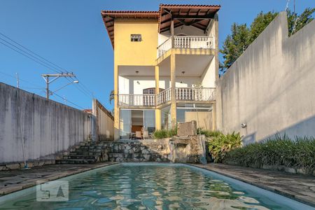 Casa para alugar com 600m², 15 quartos e 4 vagasFachada