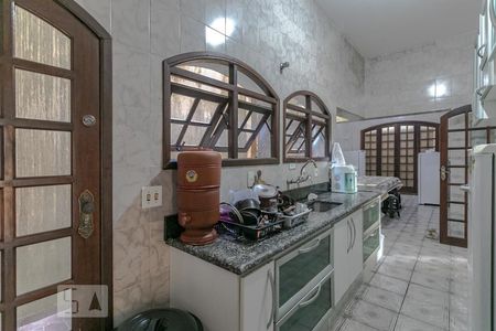 Casa para alugar com 600m², 15 quartos e 4 vagasCozinha