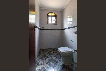 Casa à venda com 254m², 3 quartos e 2 vagasBanheiro social