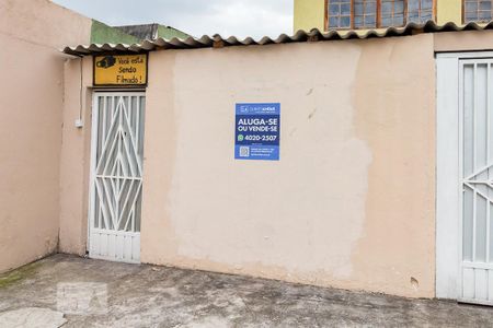 Casa à venda com 254m², 3 quartos e 2 vagasEntrada de pedestres e placa Quinto Andar