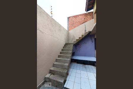 Casa à venda com 254m², 3 quartos e 2 vagasEscadas para área superior