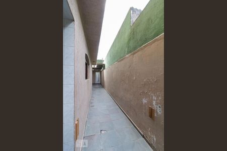 Casa à venda com 254m², 3 quartos e 2 vagasCorredor lateral externo