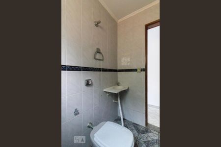 Casa à venda com 254m², 3 quartos e 2 vagasBanheiro social