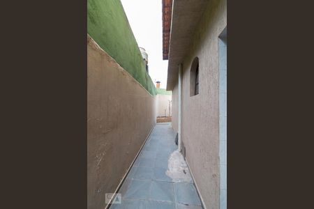 Casa à venda com 254m², 3 quartos e 2 vagasCorredor lateral externo