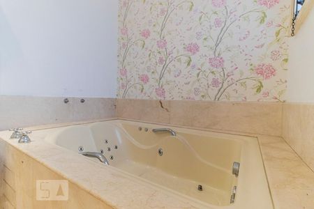 Apartamento à venda com 370m², 3 quartos e sem vagaBanheiro da Suíte 3 - Hidro