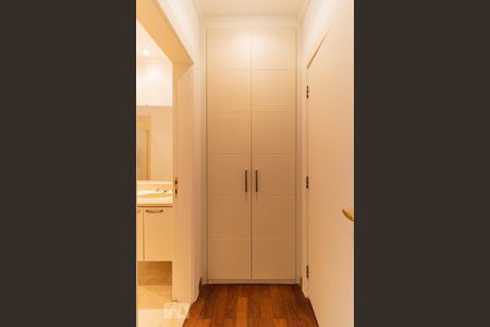 Apartamento à venda com 370m², 3 quartos e sem vagaSuíte 1 - Armários