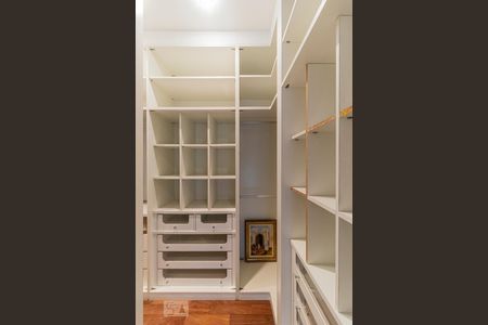 Apartamento à venda com 370m², 3 quartos e sem vagaSuíte 2 - Closet
