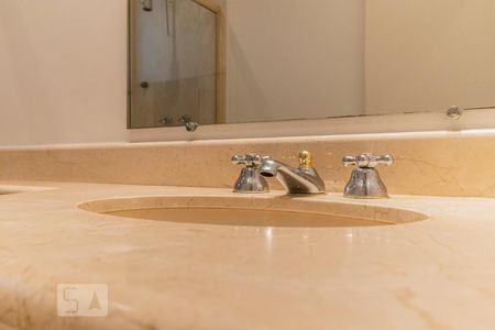 Apartamento à venda com 370m², 3 quartos e sem vagaBanheiro da Suíte 1 - Pia